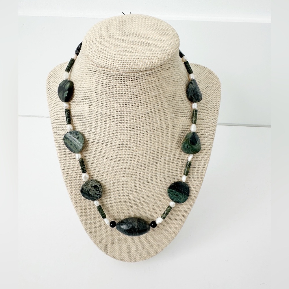 NWT Genuine Jasper, Black Onyx & Pearl Beaded Necklace Green Black White
